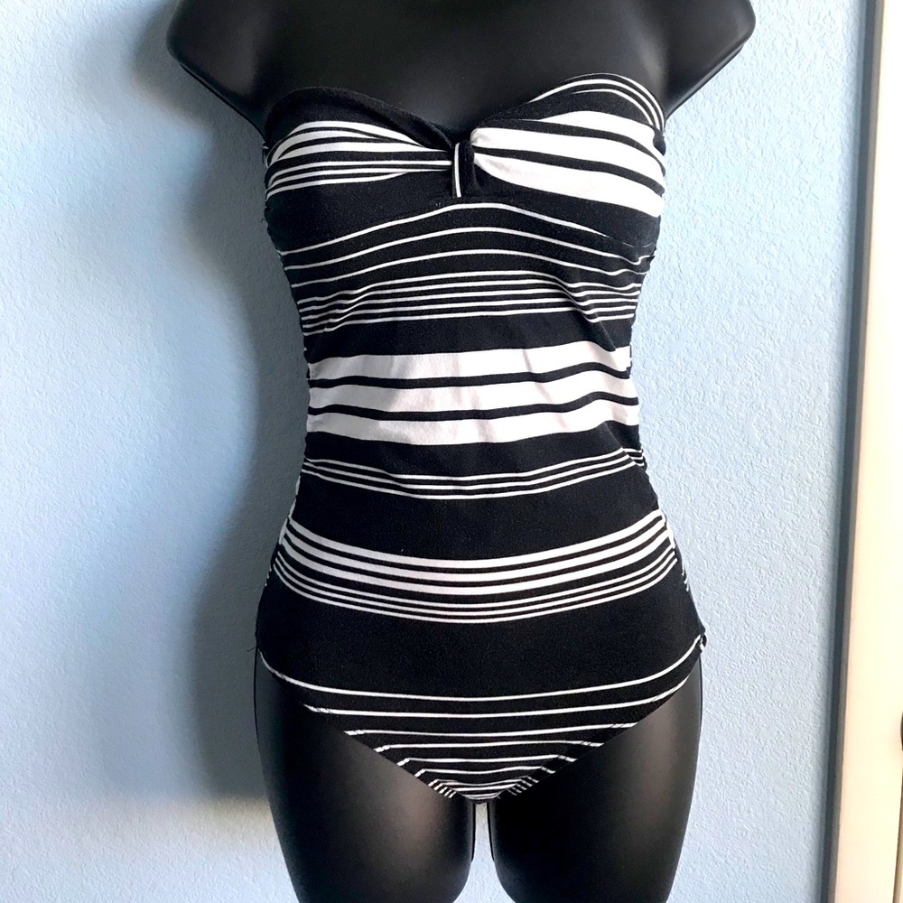 Straplees bodysuit Striped size M, Bershka Casual